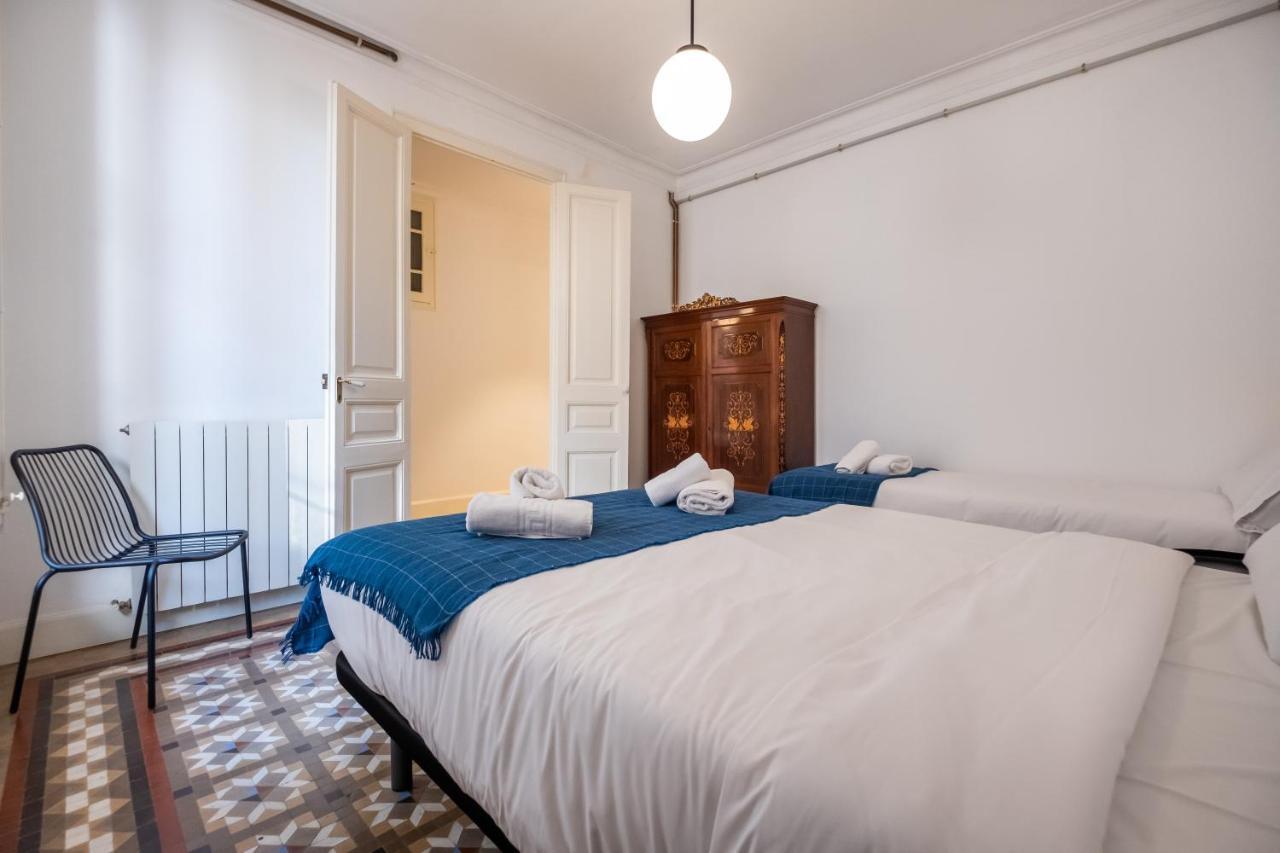 B42 - Modernist Apartment For Large Groups In Eixample Barcelona Kültér fotó